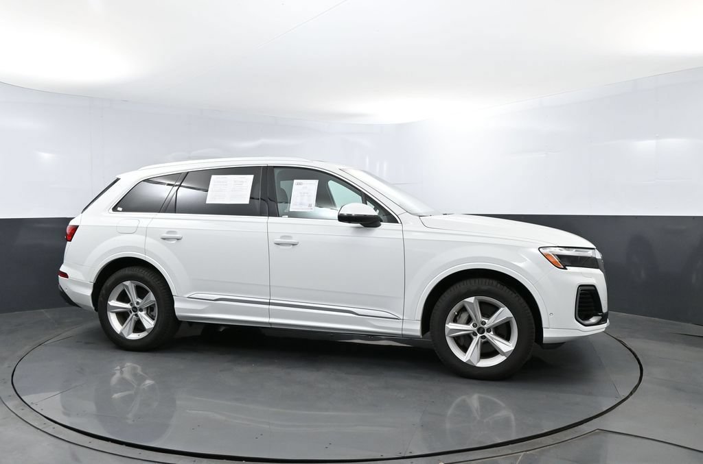 Used 2025 Audi Q7 3.0T Premium w/ Convenience Package AWD/4WD image 4