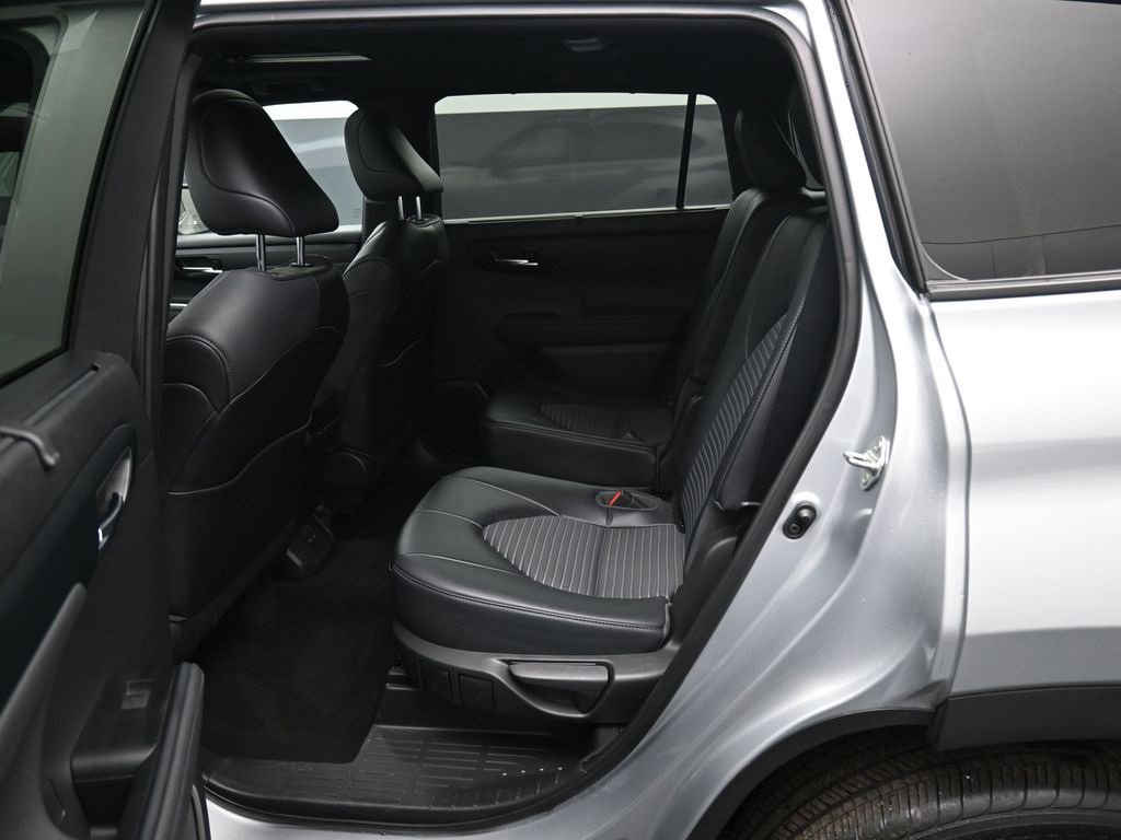 Certified 2023 Toyota Highlander XSE image 29