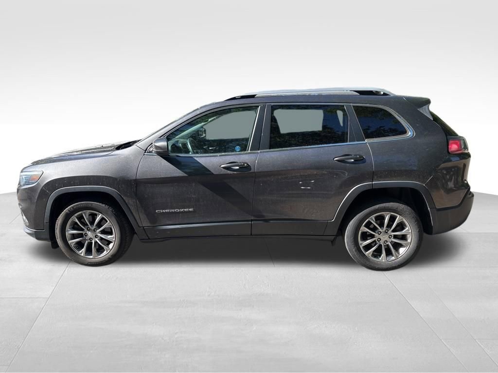 Used 2019 Jeep Cherokee Latitude Plus w/ Comfort/Convenience Group FWD image 2