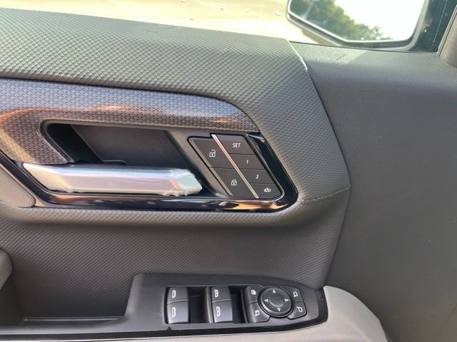 New 2026 Chevrolet Silverado 1500 ZR2 w/ Dark Appearance Package AWD/4WD image 19