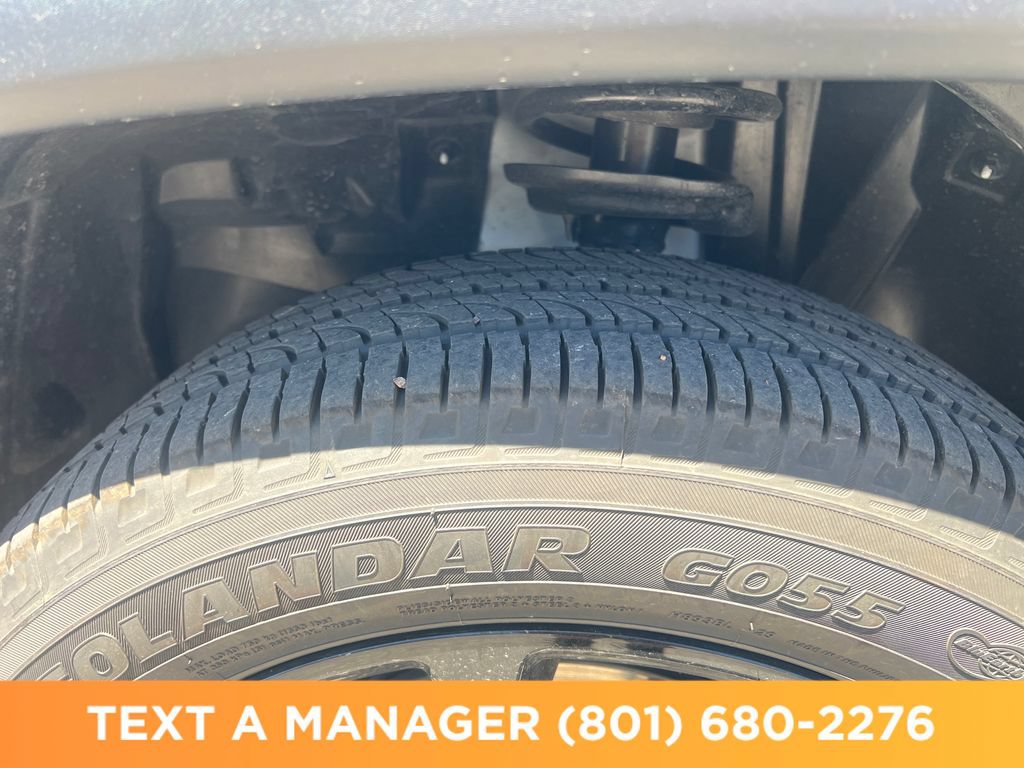 Used 2025 Jeep Compass Latitude w/ Sun & Sound Group AWD/4WD image 27