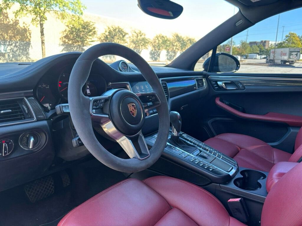 Used 2018 Porsche Macan GTS image 10