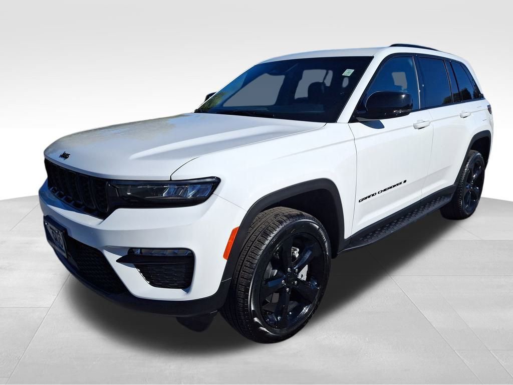 New 2025 Jeep Grand Cherokee Limited w/ Black Appearance Package image 3