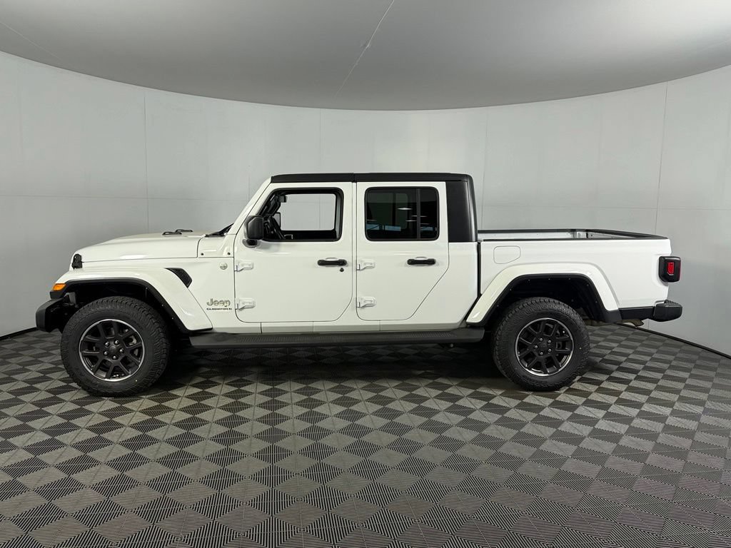 Certified 2023 Jeep Gladiator Overland w/ Popular Equipment Package AWD/4WD image 10