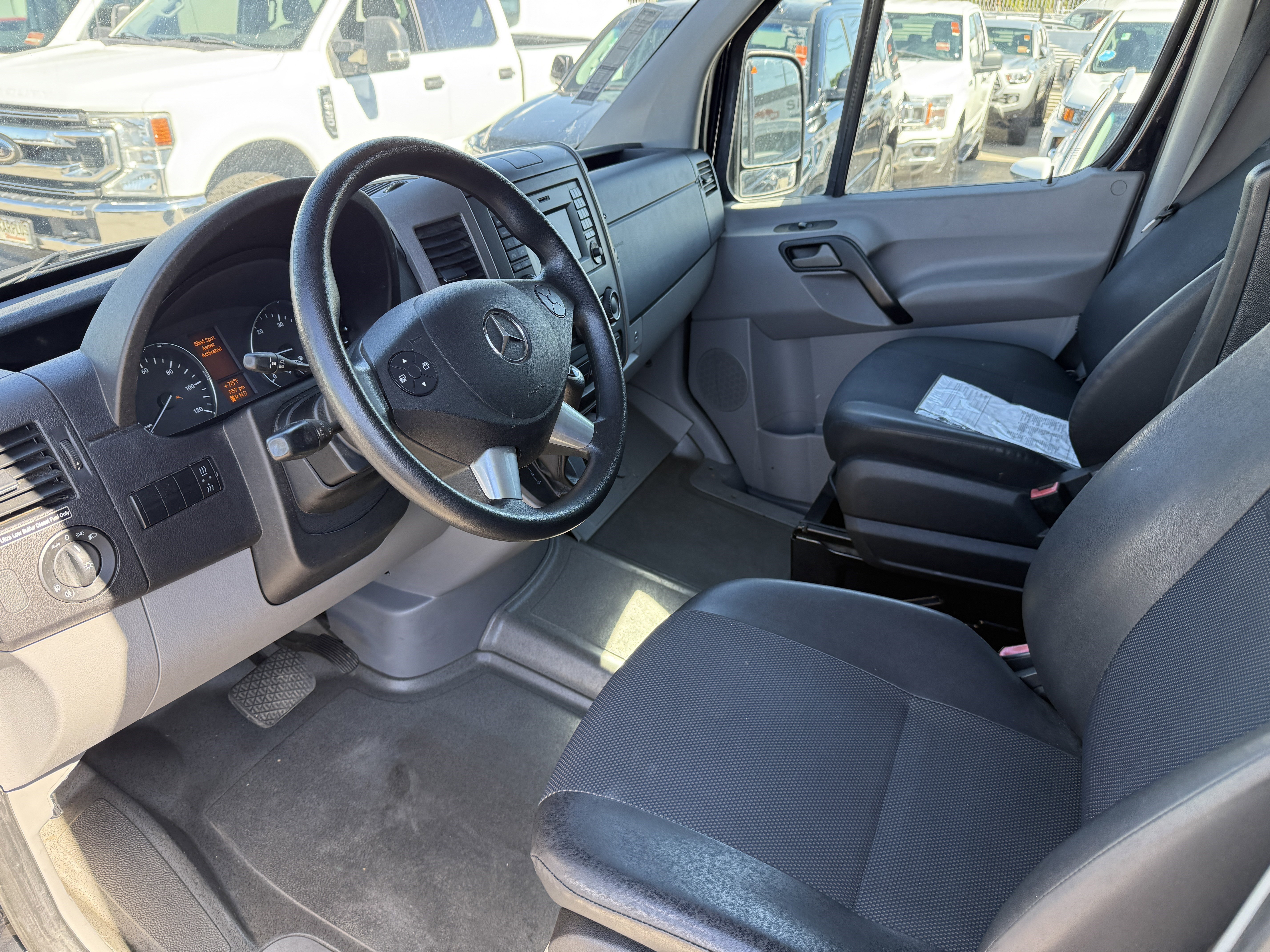 Used 2016 Mercedes-Benz Sprinter 2500 image 10