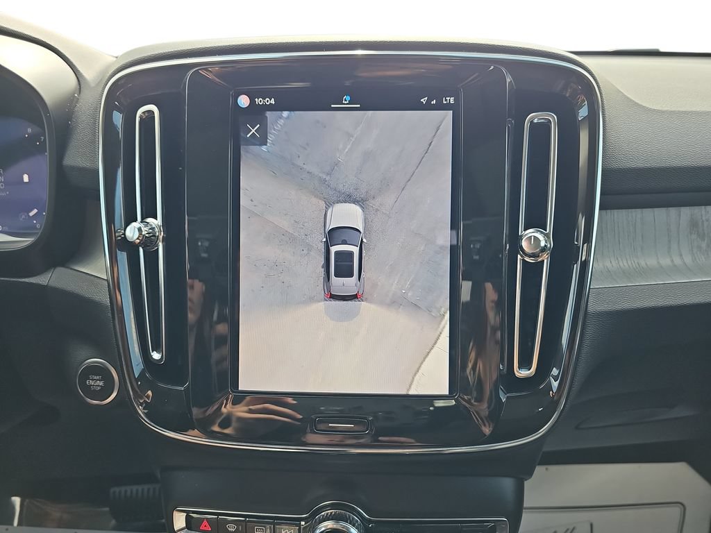 Used 2025 Volvo XC40 B5 Plus AWD/4WD image 23