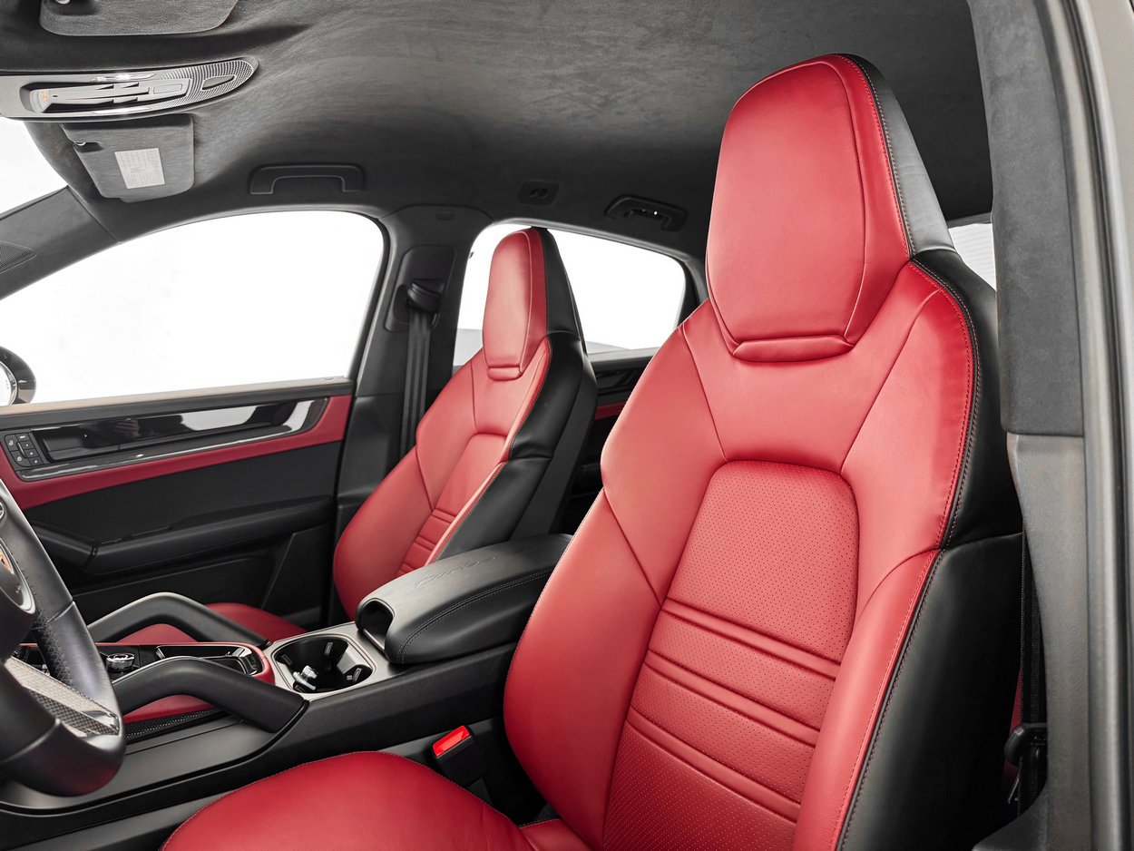 Used 2024 Porsche Cayenne Turbo GT image 15