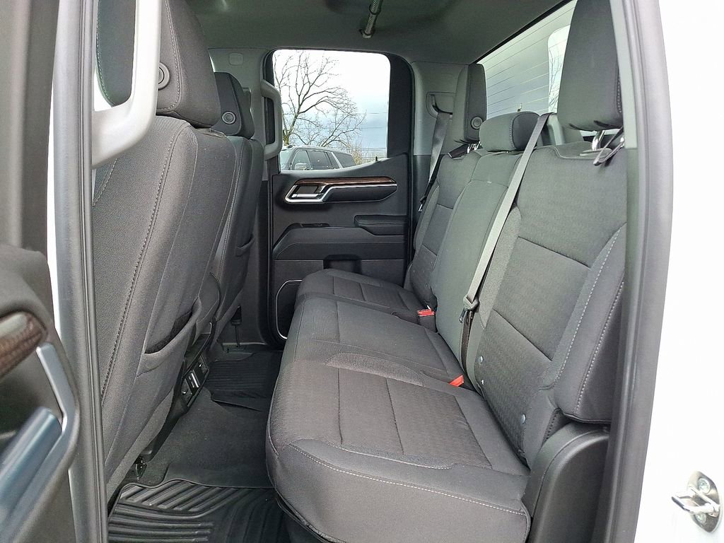 Used 2023 Chevrolet Silverado 1500 LT image 14