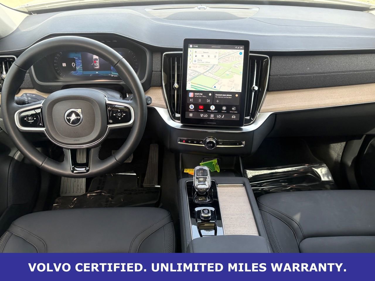 Certified 2025 Volvo XC90 B6 Plus image 13