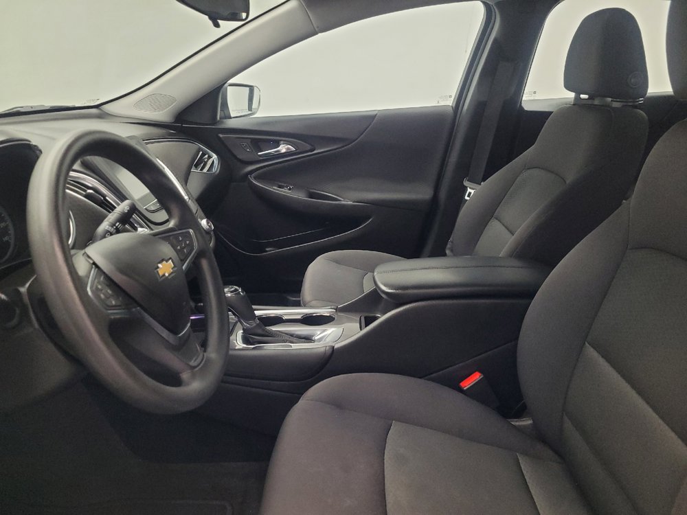 Used 2018 Chevrolet Malibu LT w/ LPO, Convenience Package 2 FWD image 17