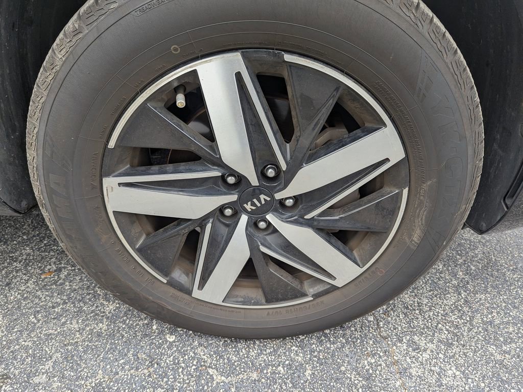 Used 2021 Kia Sorento S image 10