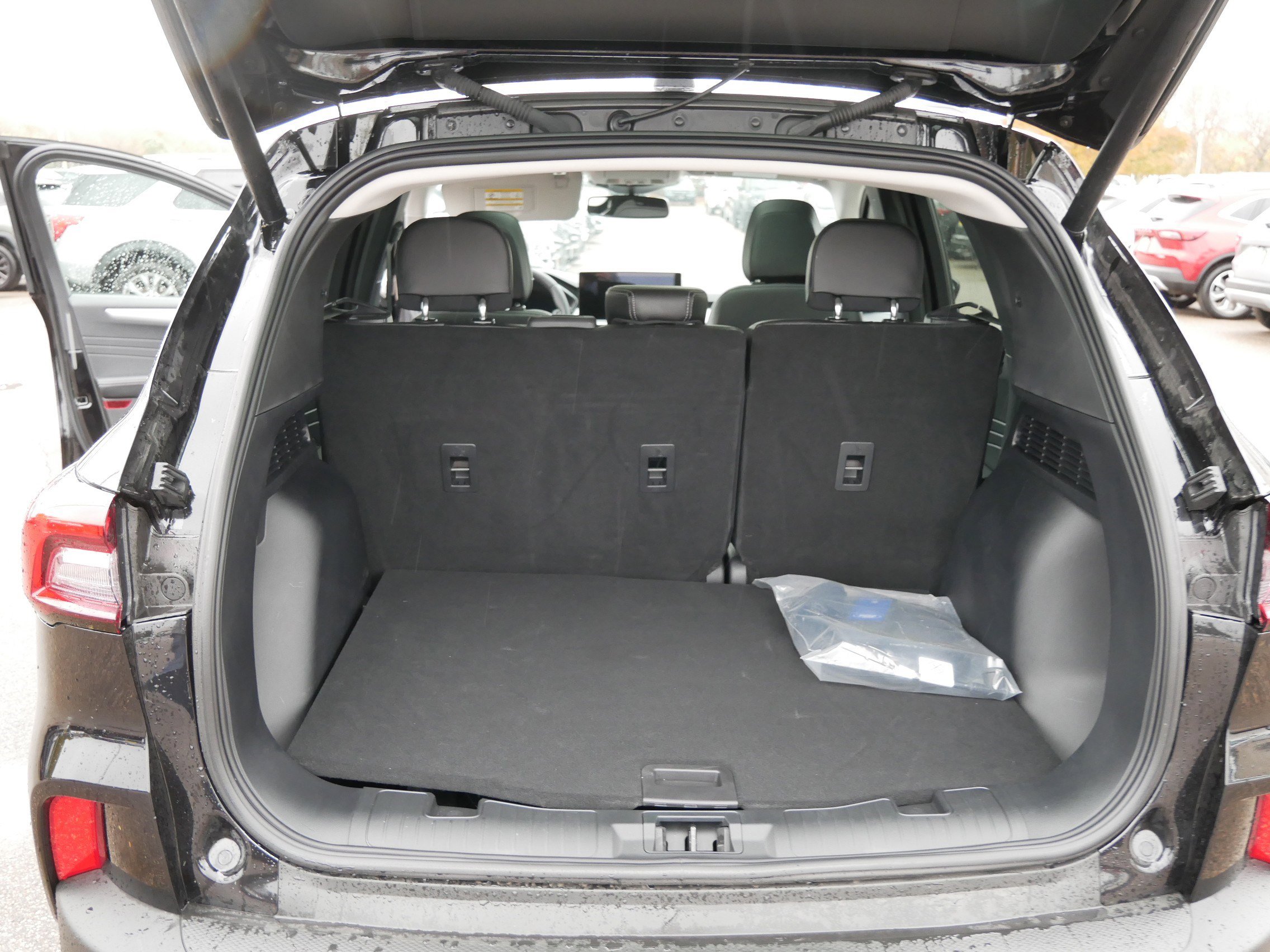 Used 2025 Ford Escape SE w/ PHEV Premium Package FWD image 18