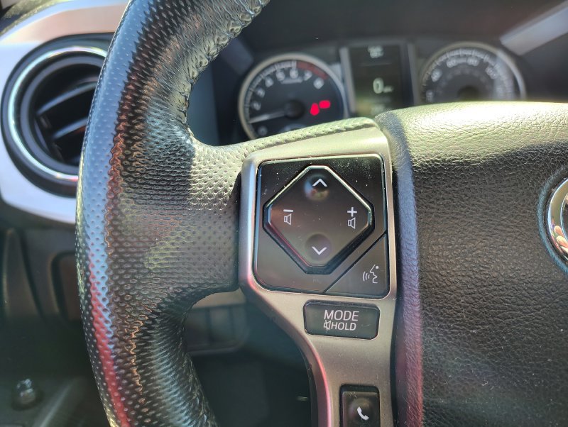 Used 2022 Toyota Tacoma SR5 AWD/4WD image 12