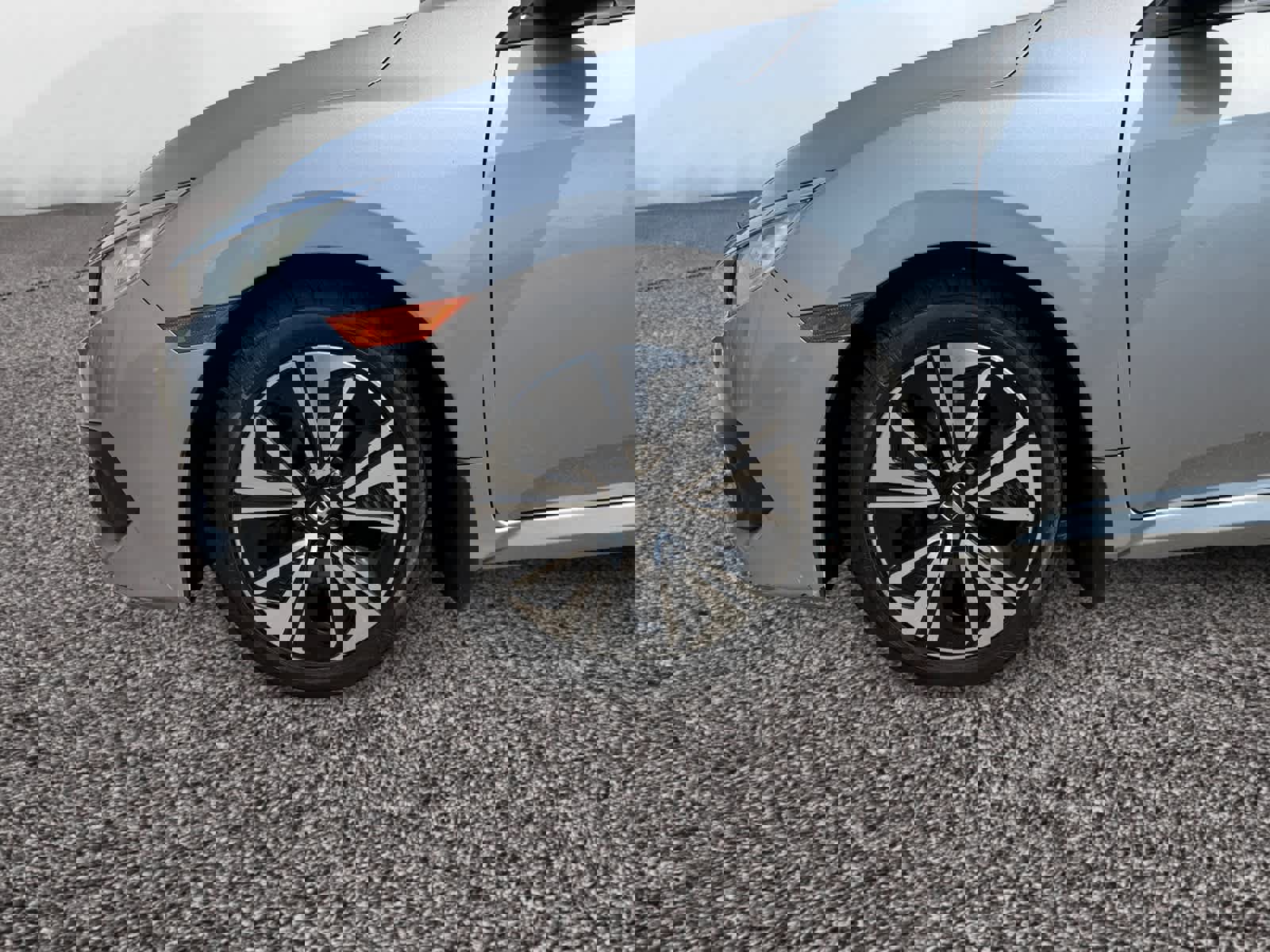 Used 2016 Honda Civic EX-L image 9