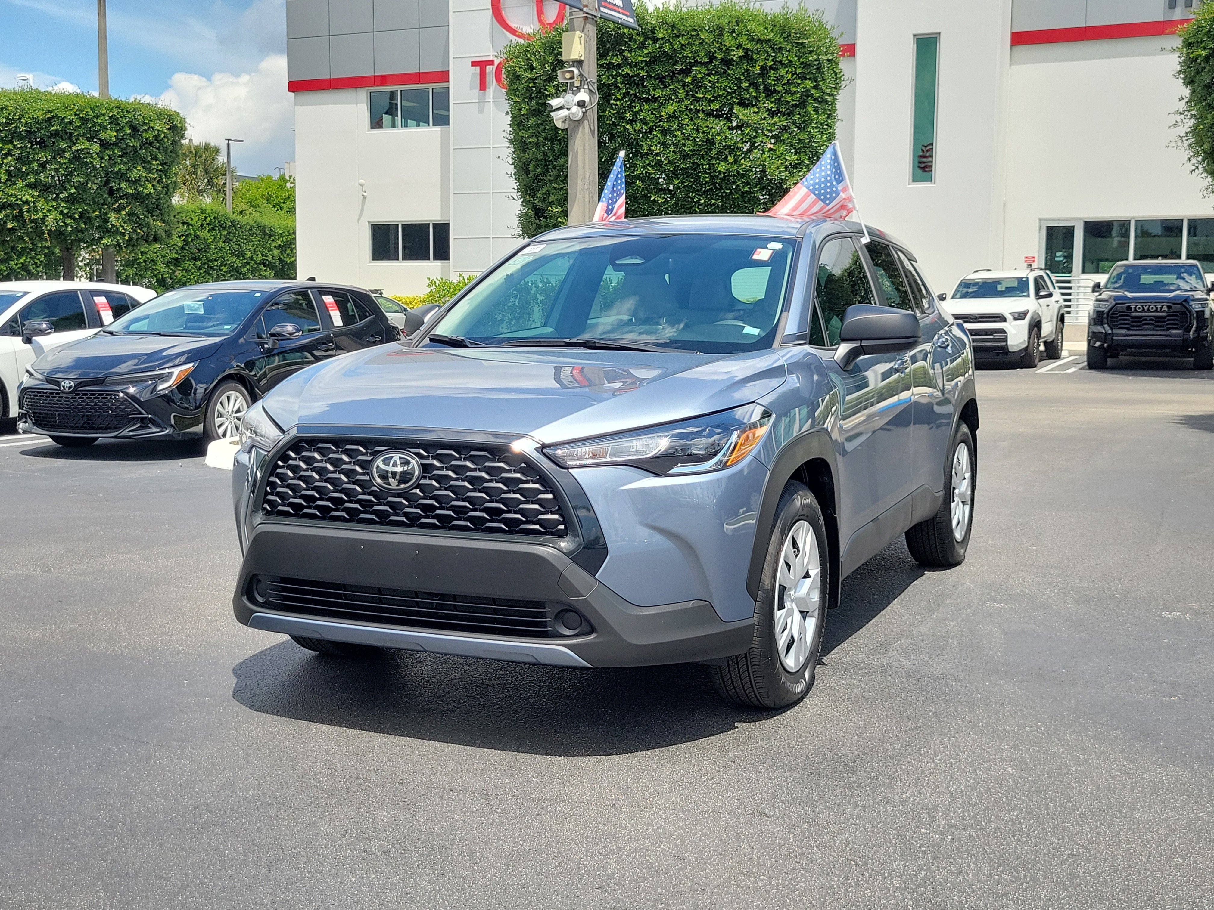 Used 2023 Toyota Corolla Cross L FWD image 5