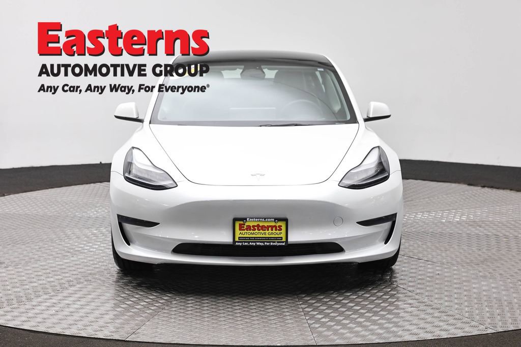 Used 2023 Tesla Model 3 Standard Range image 2