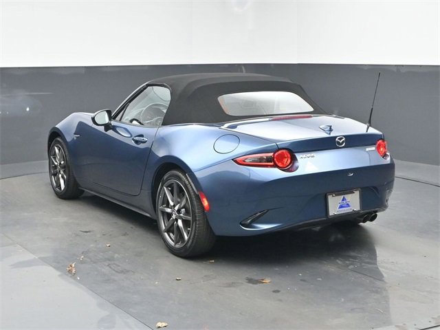 Used 2022 Volvo V60 T5 Cross Country w/ Advanced Package image 6