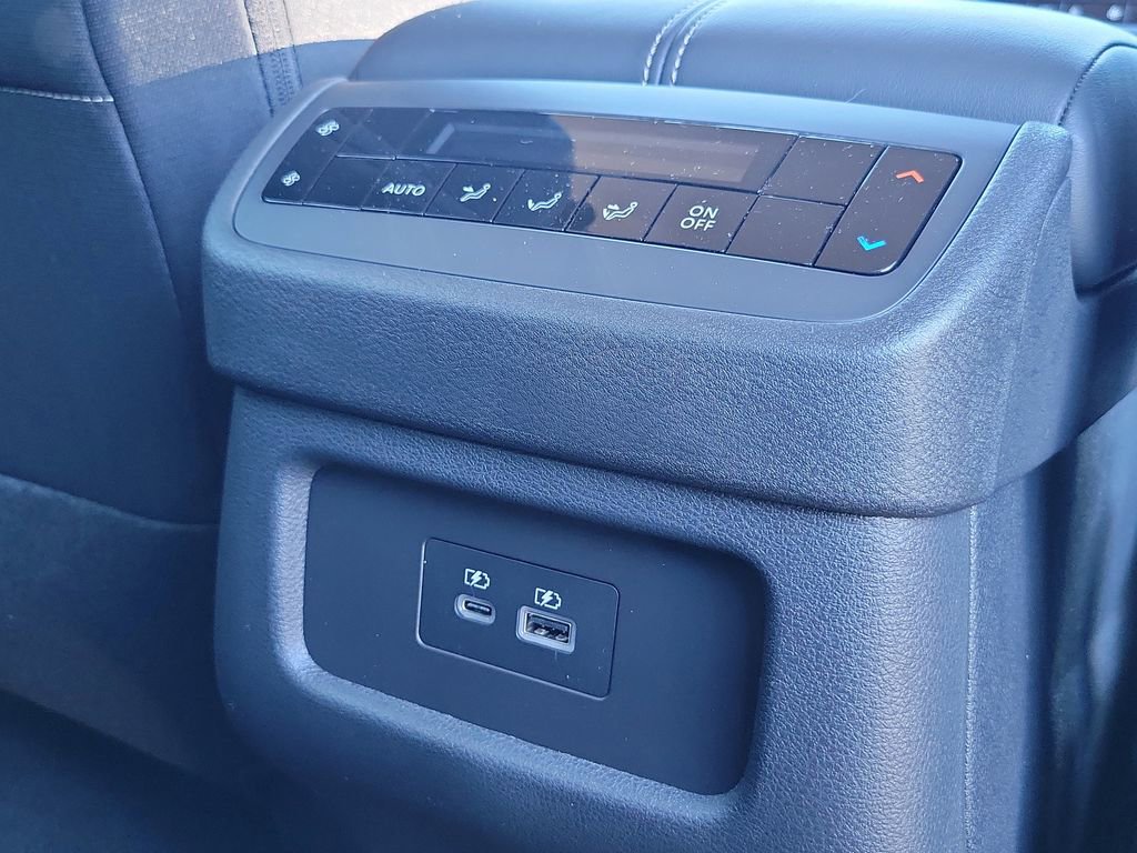 New 2025 Nissan Pathfinder SV image 20