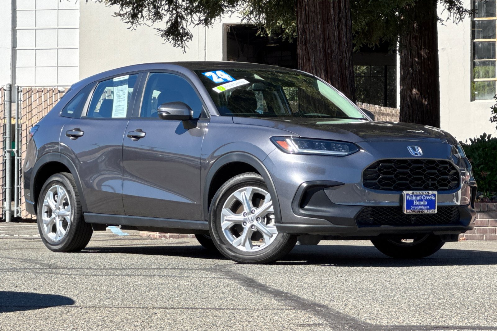 Used 2024 Honda HR-V LX image 2