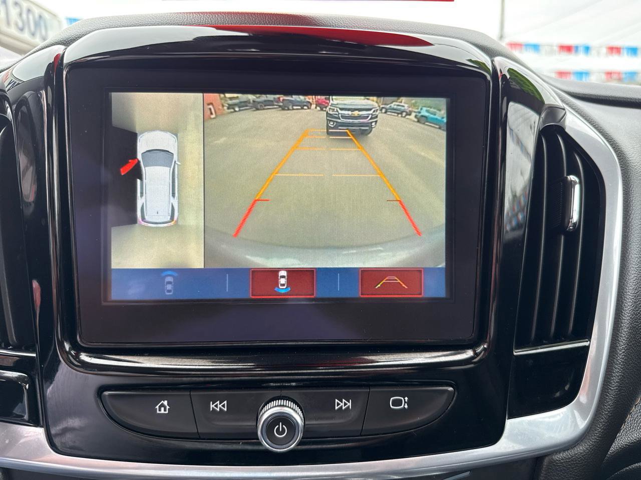 Used 2019 Chevrolet Traverse LT w/ LT Premium Package AWD/4WD image 21