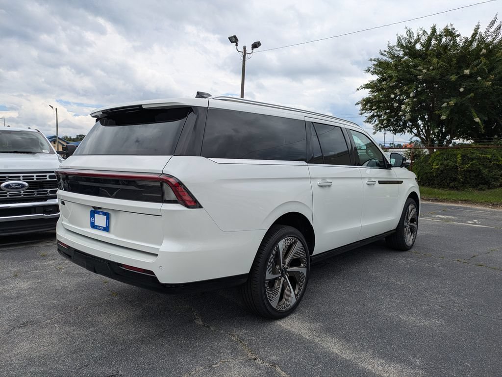New 2026 Lincoln Navigator L Black Label AWD/4WD image 4