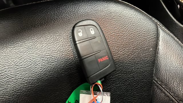 Used 2021 Jeep Compass Latitude FWD image 2