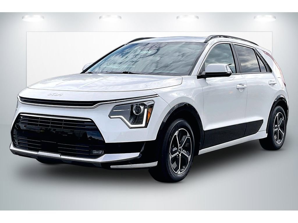 Used 2023 Kia Niro SX image 2