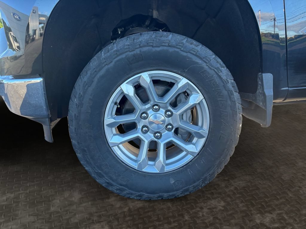 Used 2026 Chevrolet Silverado 1500 LT AWD/4WD image 9