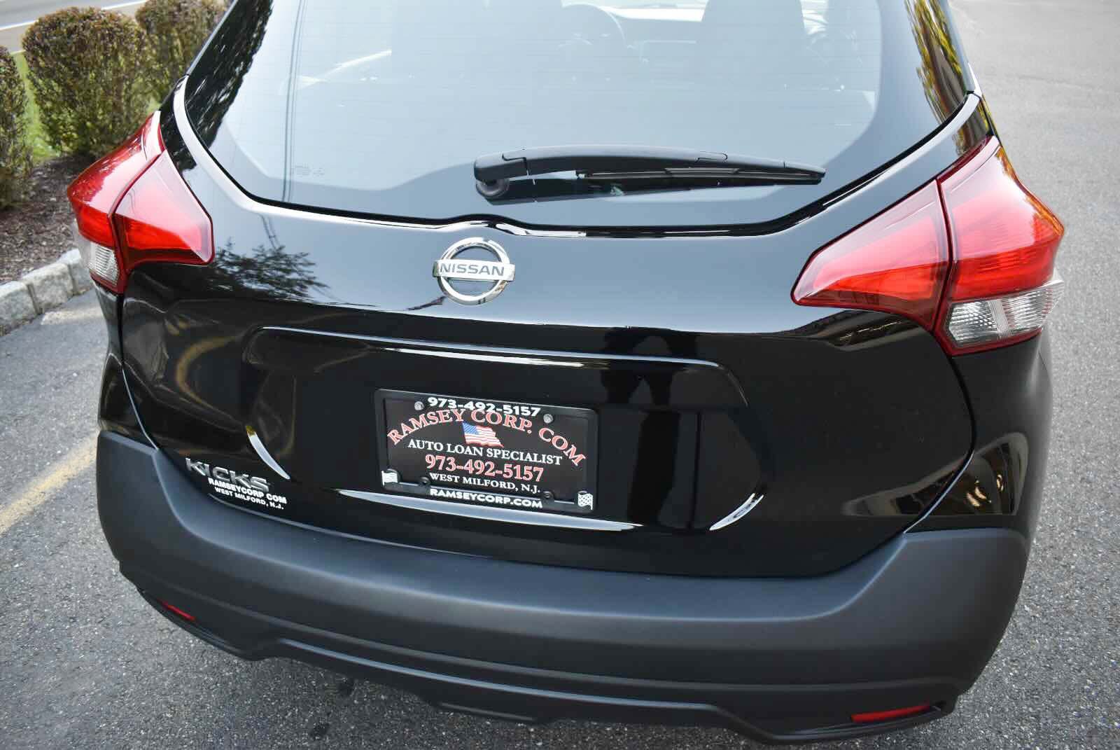Used 2018 Nissan Kicks S FWD image 69