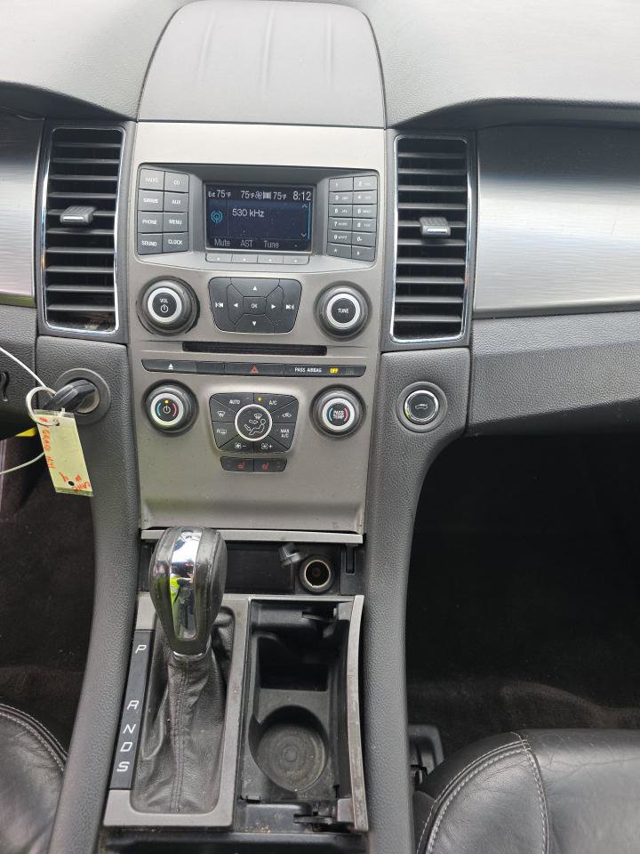 Used 2013 Ford Taurus SEL FWD image 11