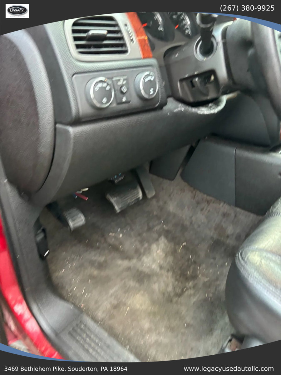 Used 2013 Chevrolet Suburban LT image 14