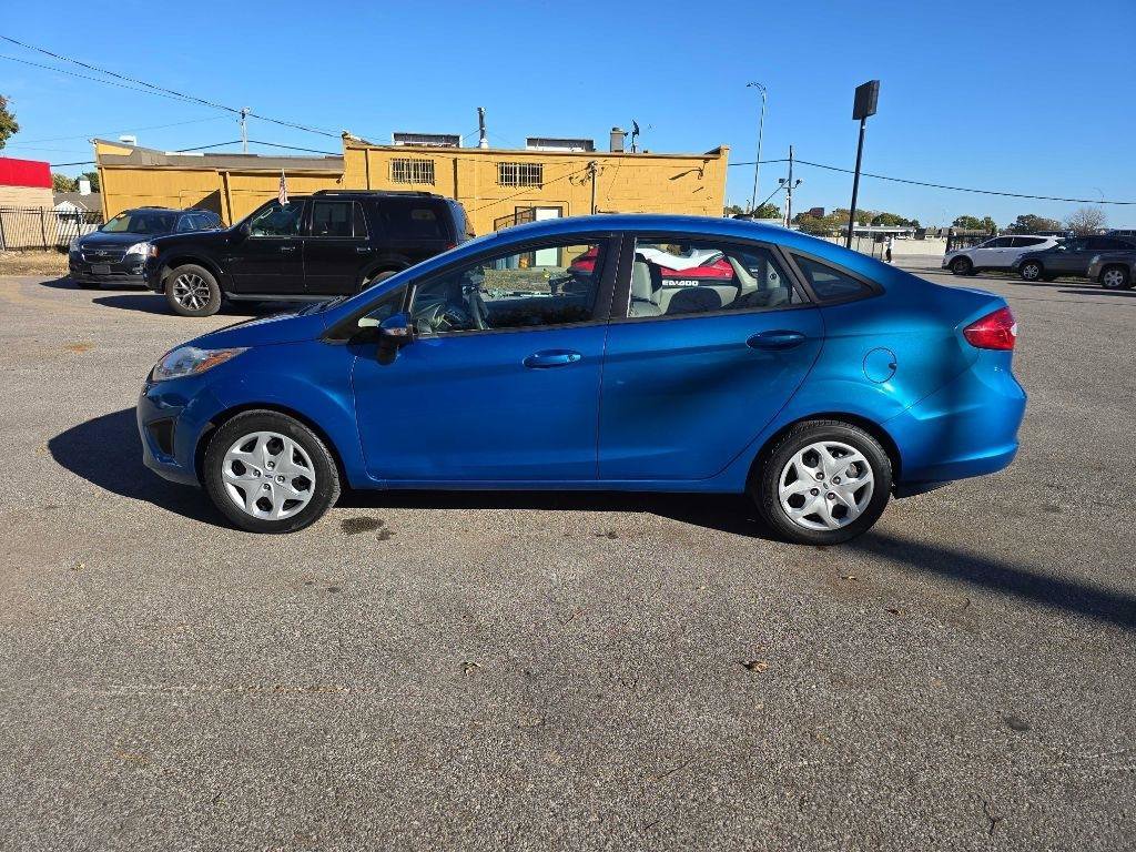 Used 2013 Ford Fiesta SE image 8