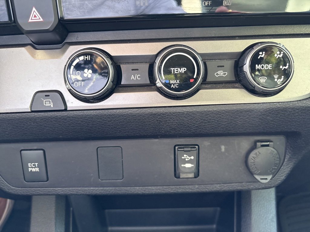 Used 2017 Toyota Tacoma SR image 15