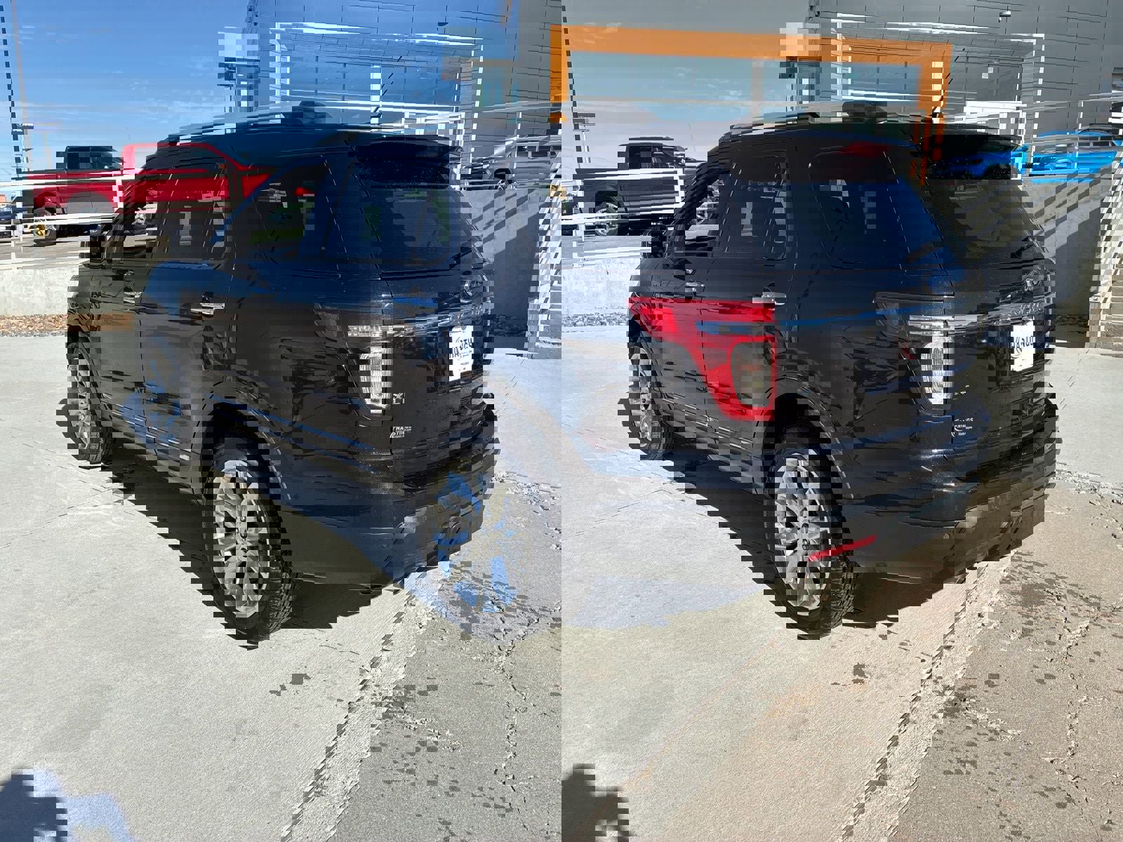 Used 2013 Ford Explorer XLT image 3