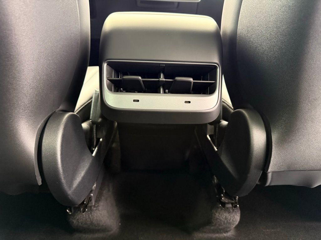 Used 2023 Tesla Model Y Long Range image 27