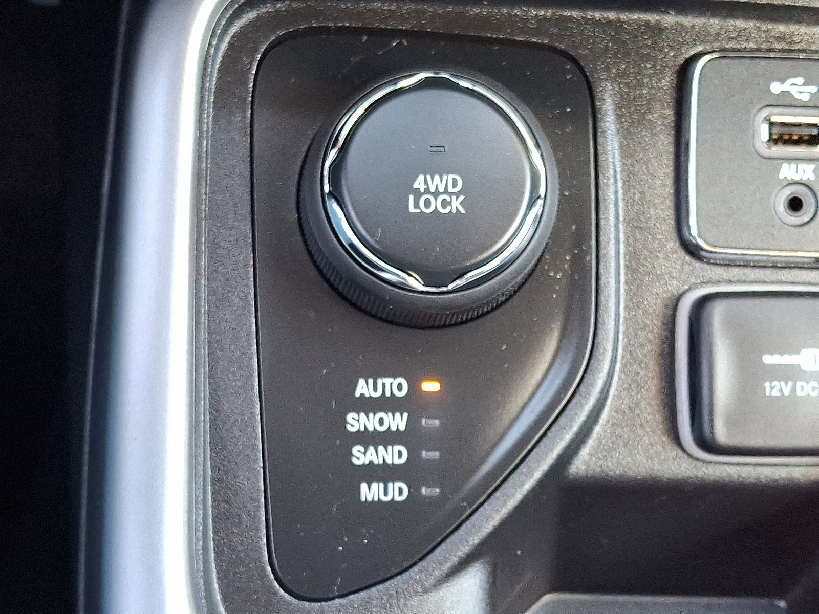 Used 2020 Jeep Compass Latitude w/ Cold Weather Group image 24