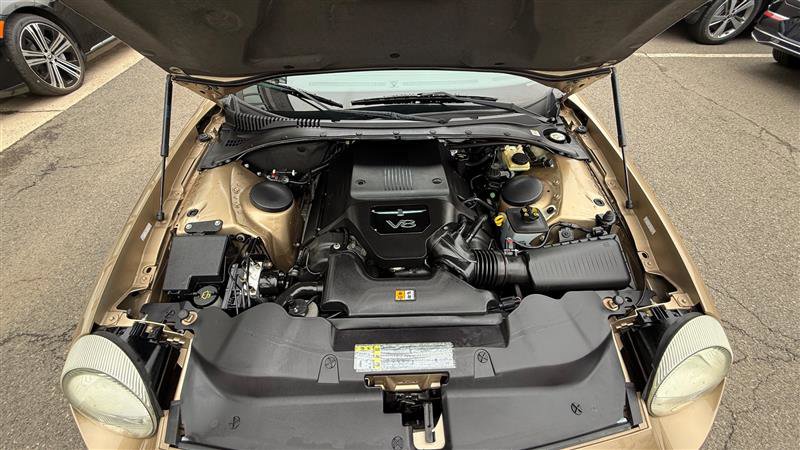 Used 2005 Ford Thunderbird image 25