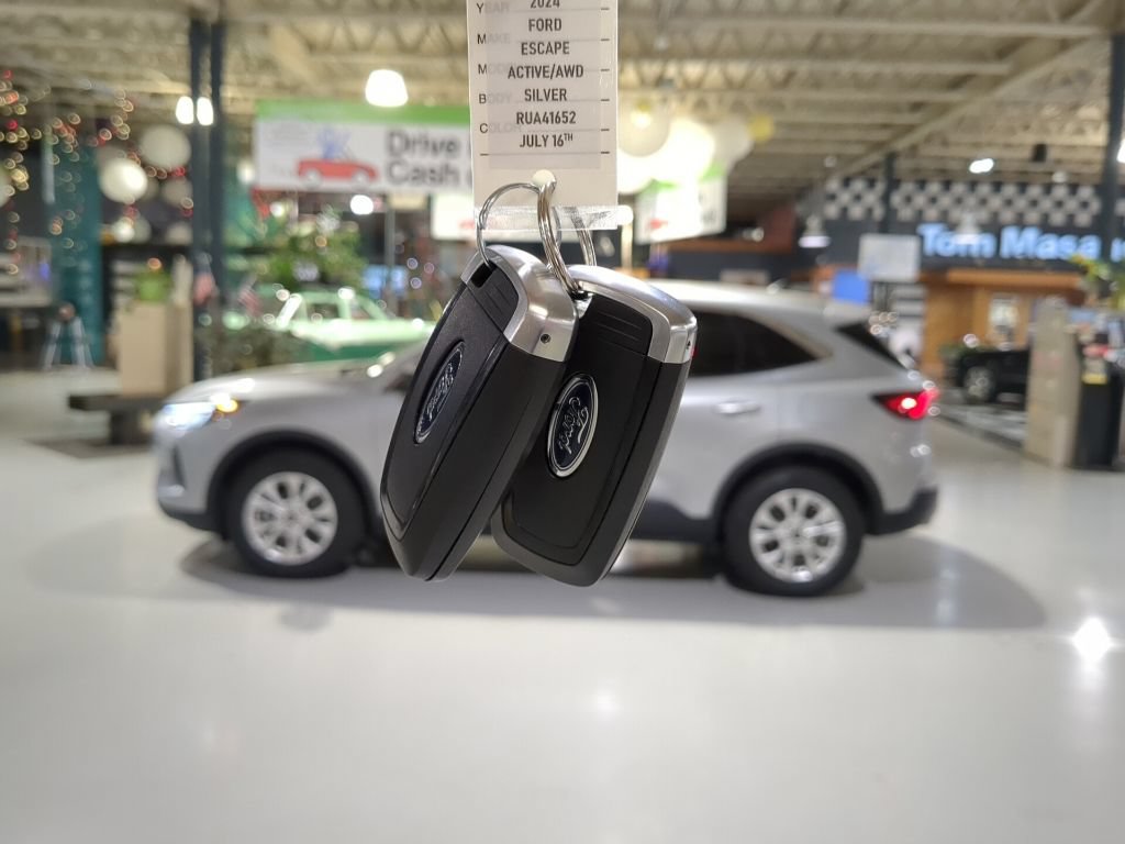 Used 2024 Ford Escape Active w/ Tech Pack #1 AWD/4WD image 4