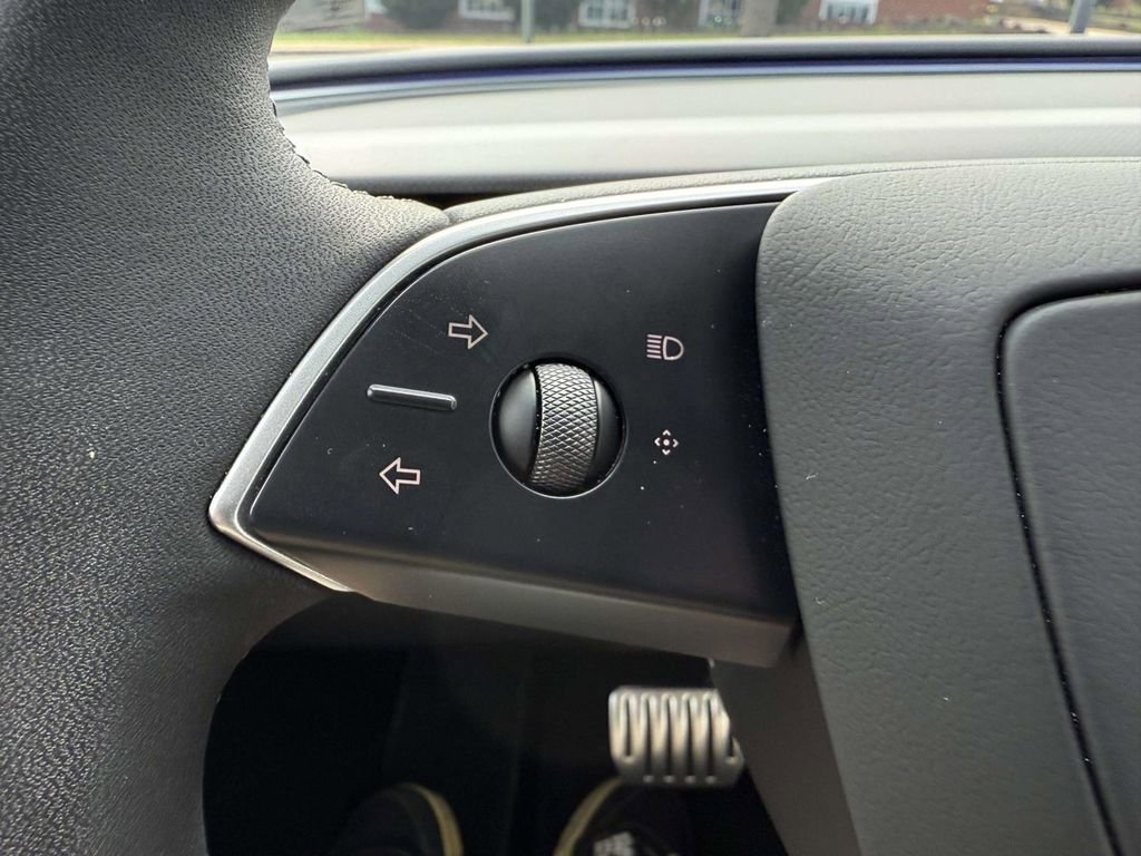 Used 2025 Tesla Model 3 Performance image 23