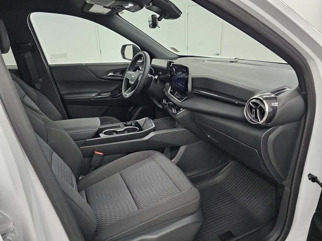 Used 2026 Chevrolet Equinox LT w/ Safety and Technology Package FWD image 25