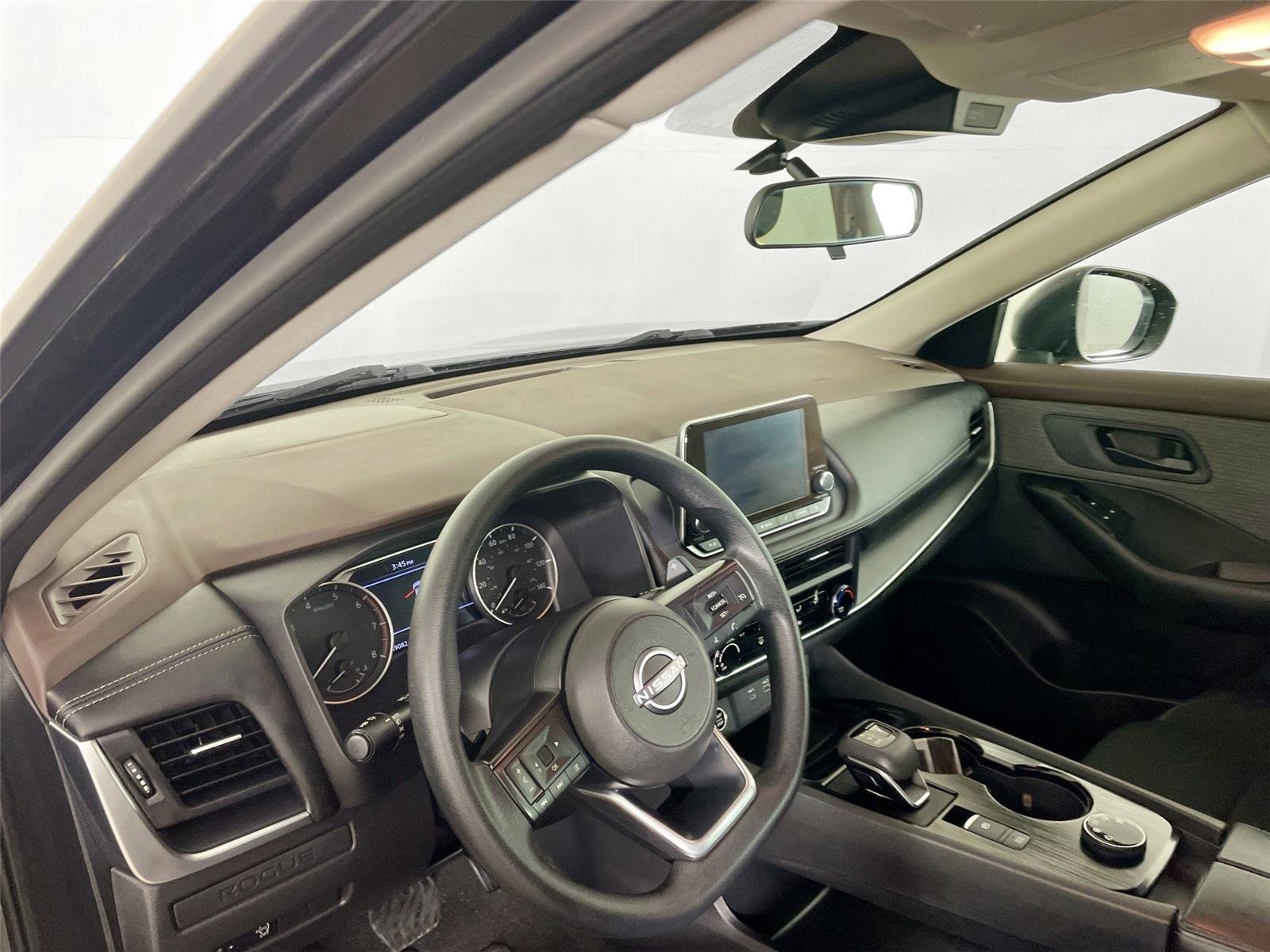 Used 2023 Nissan Rogue S image 22