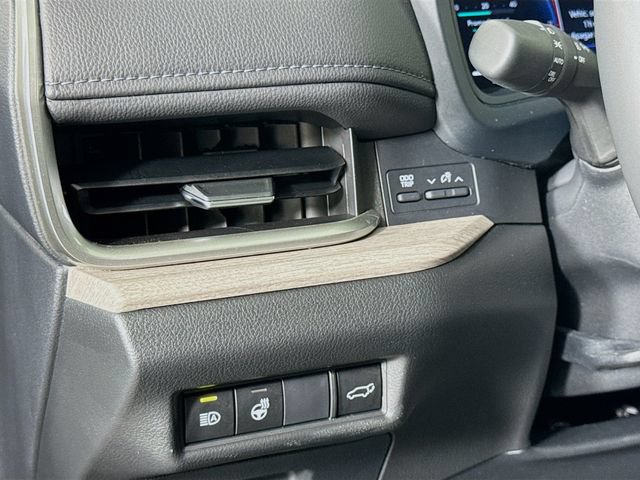 Certified 2024 Toyota Grand Highlander AWD image 19