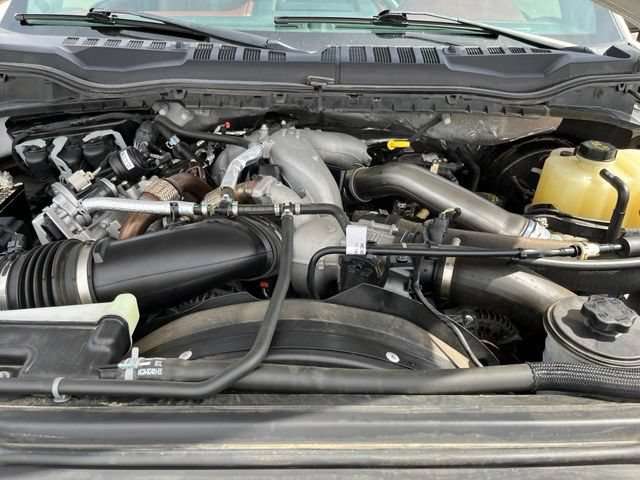 Used 2022 Ford F250 Platinum w/ FX4 Off-Road Package AWD/4WD image 28