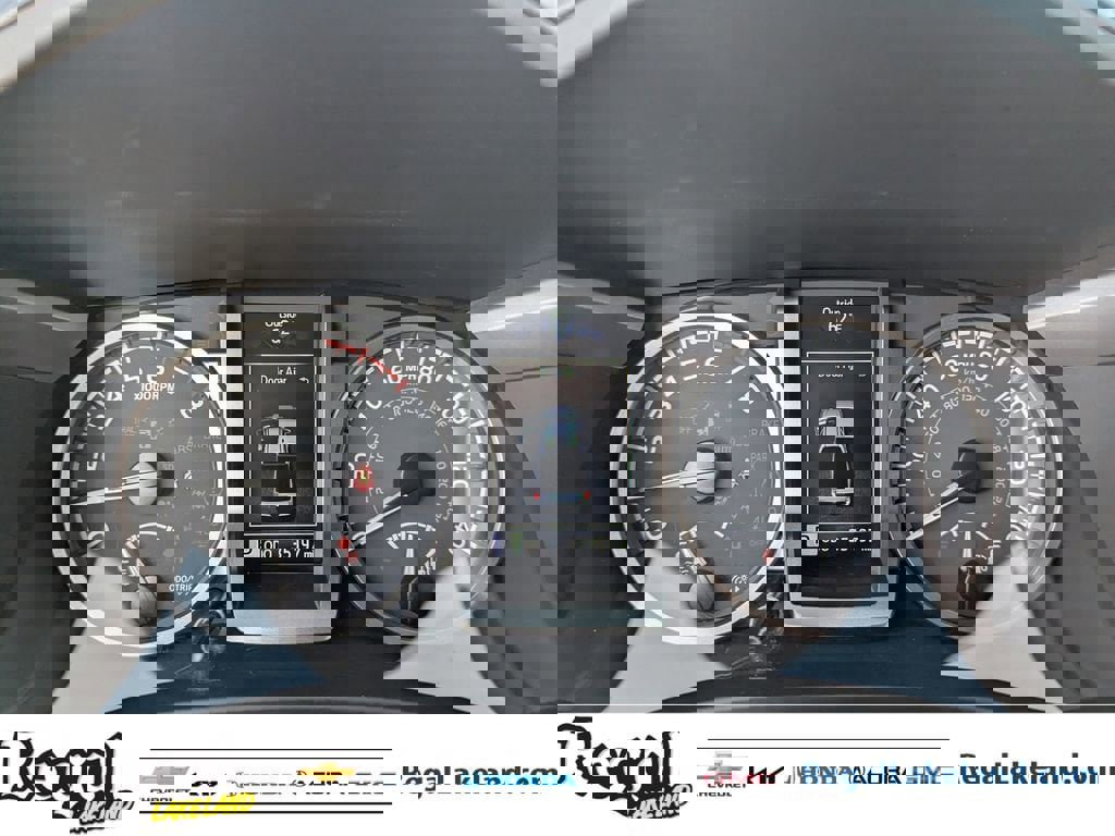 Used 2022 Toyota Tacoma SR5 w/ Trail Edition image 25