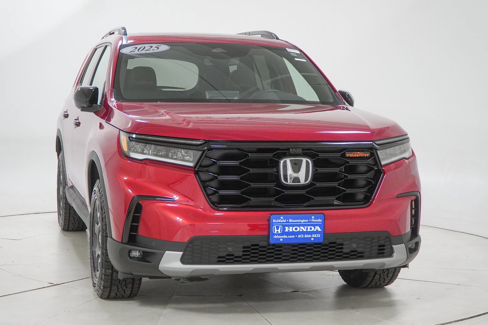 Certified 2025 Honda Pilot TrailSport image 18