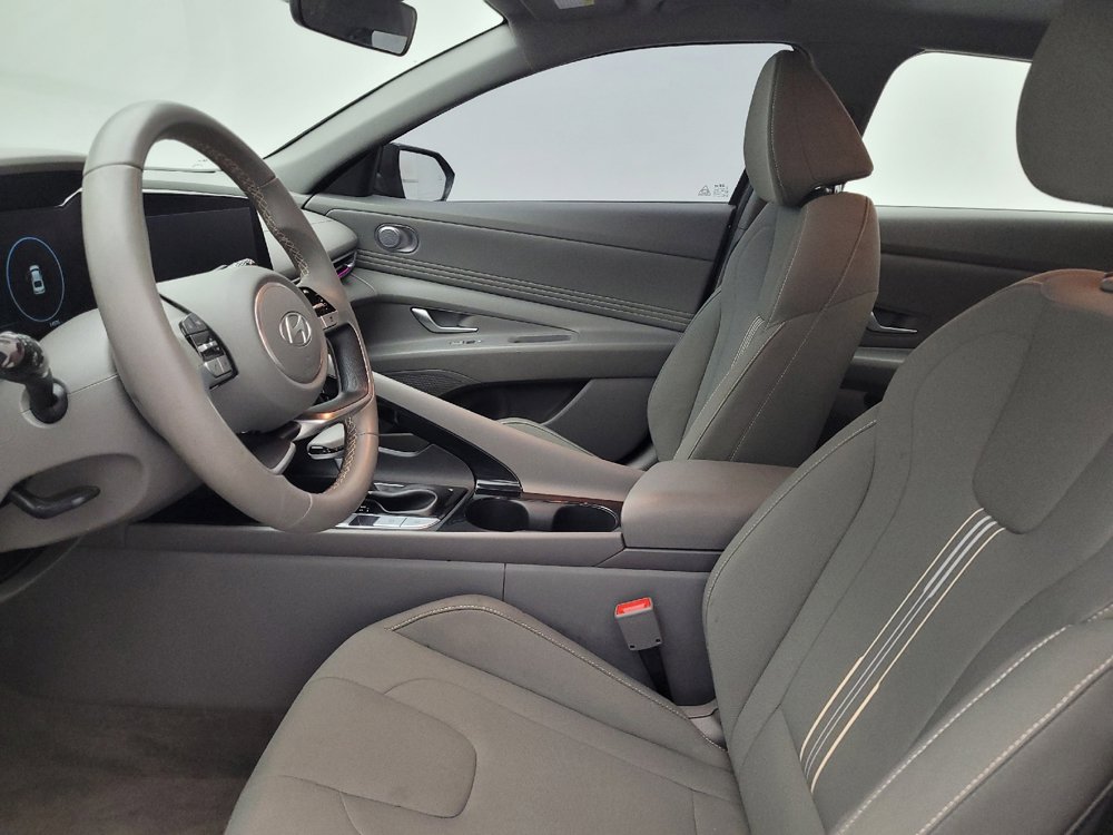 Used 2024 Hyundai Elantra SEL w/ Convenience Package FWD image 17