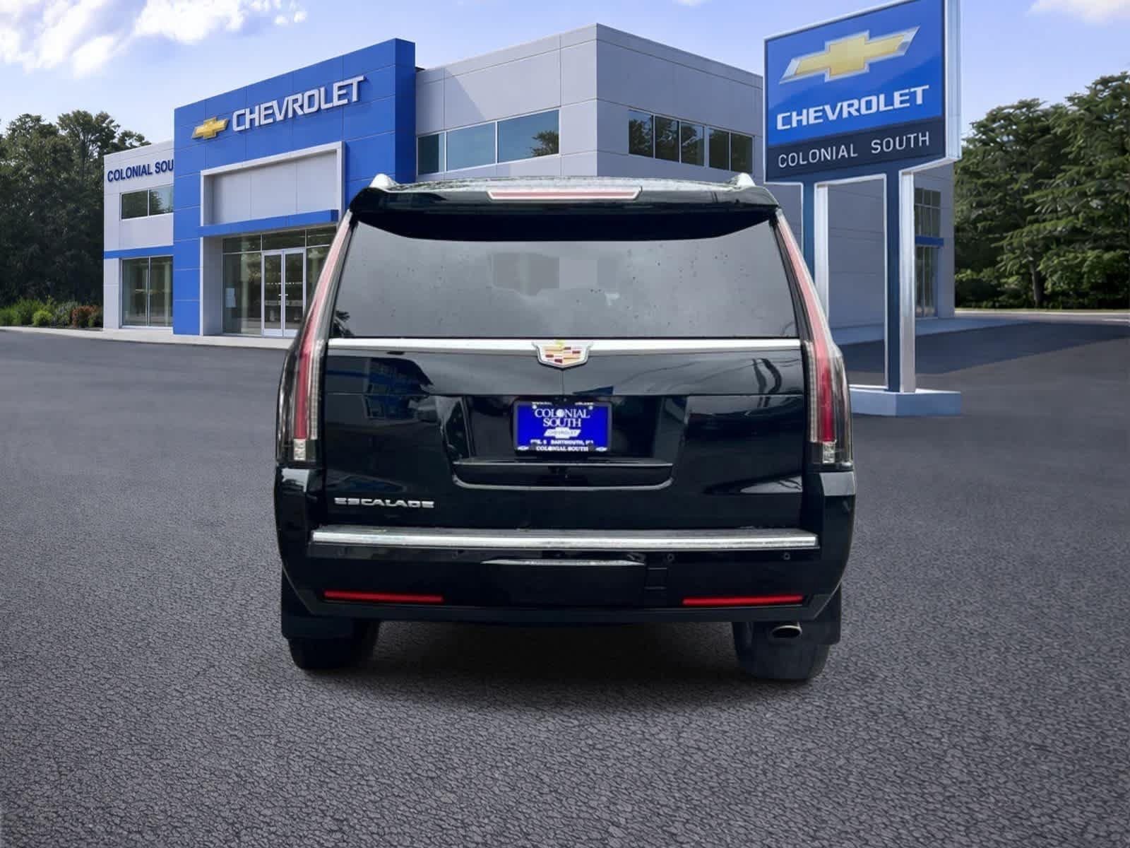 Used 2019 Cadillac Escalade Platinum AWD/4WD image 5