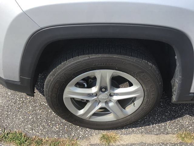 Used 2024 Jeep Compass Latitude AWD/4WD image 17