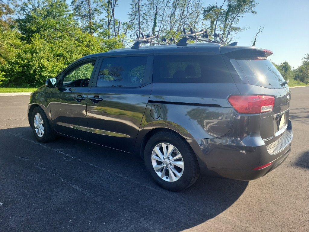 Used 2016 Kia Sedona LX w/ LX Convenience Package FWD image 3