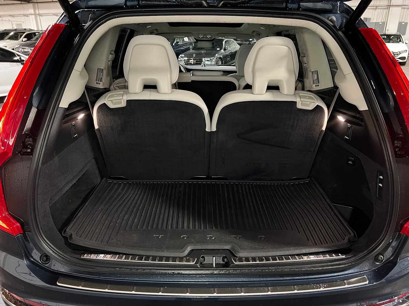Used 2024 Volvo XC90 B6 Ultimate w/ Lounge Package AWD/4WD image 16